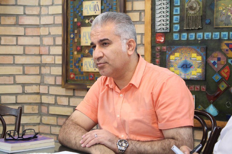 رفتار دوگانه سلبریتیها آسیبزاست یا به نفع جامعه؟ رفتار دوگانه سلبریتیها آسیبزاست یا به نفع جامعه؟