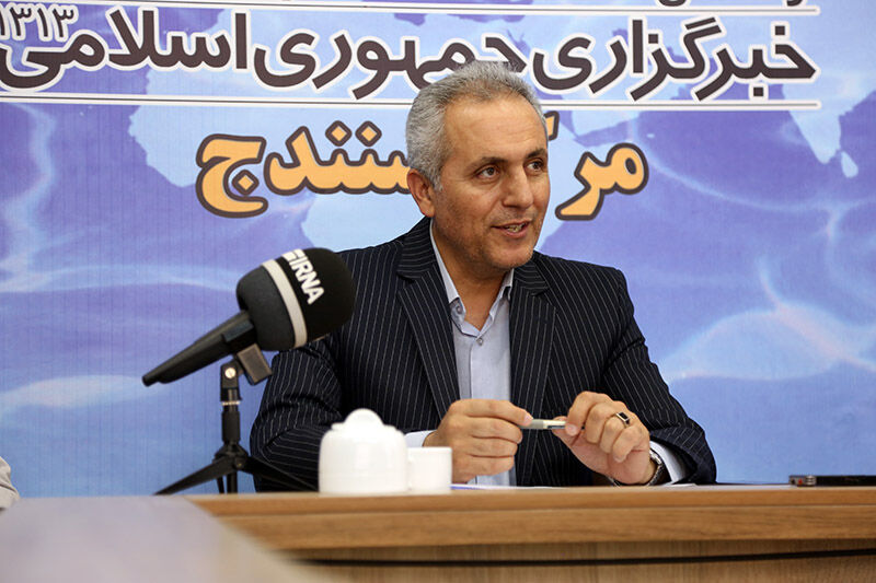 توت فرنگی به خروار، صنعت به مثقال