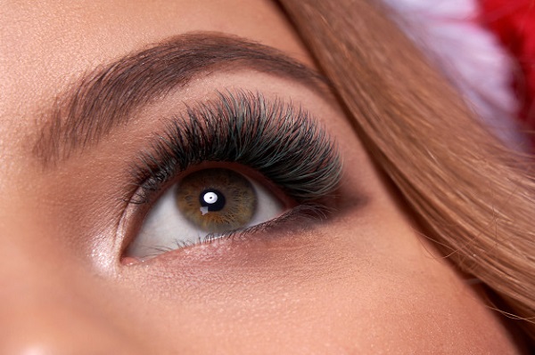 تاتوی کنار چشم چه ضررهایی دارد؟
