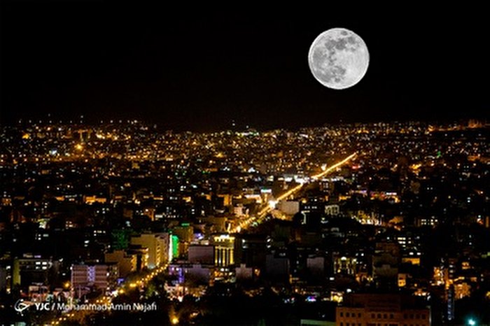 طلوع آخرین ابرماه سال در همدان