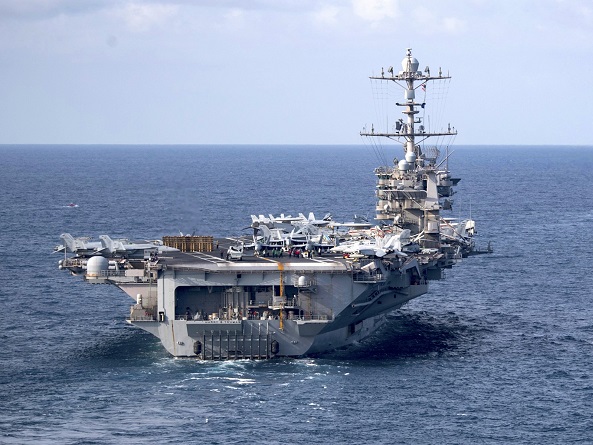 بیانیه نیروی دریایی آمریکا: اگر از ناو‌های ما در خاورمیانه فاصله نگیرید، تهدید تلقی می‌شوید