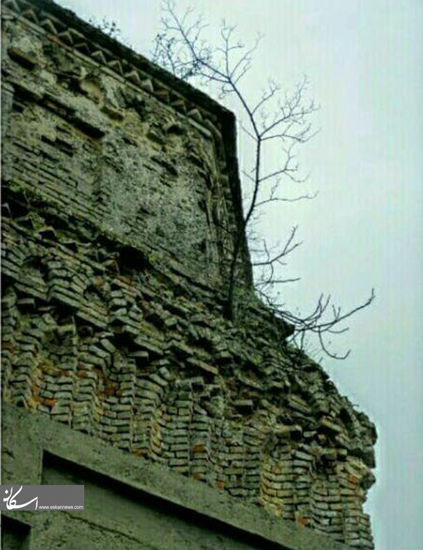 بنا مکعبی آجری یادگاری از قرن نهم هجری