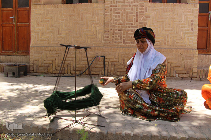 آشنایی با لباس محلی زنان خراسان جنوبی