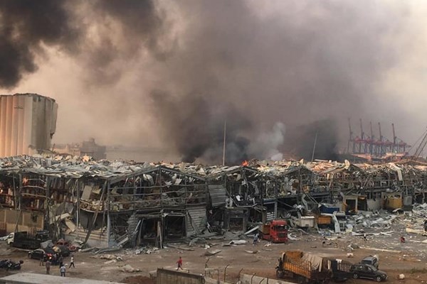100 کشته و 5000 زخمی بر اثر انفجار در بندر بیروت