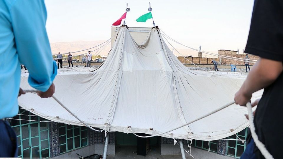 برپایی خیمه‌های عاشورایی در زرقان