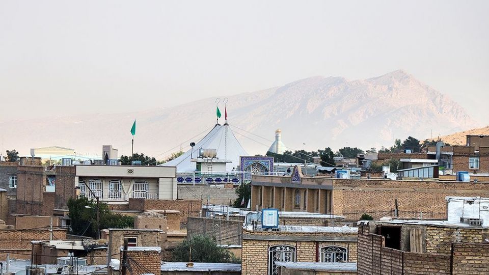 برپایی خیمه‌های عاشورایی در زرقان