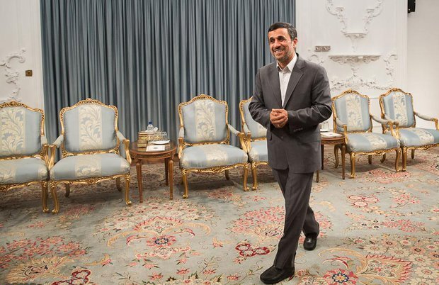 جنجال تازه احمدی نژاد با رادیو فردا شروع شد!