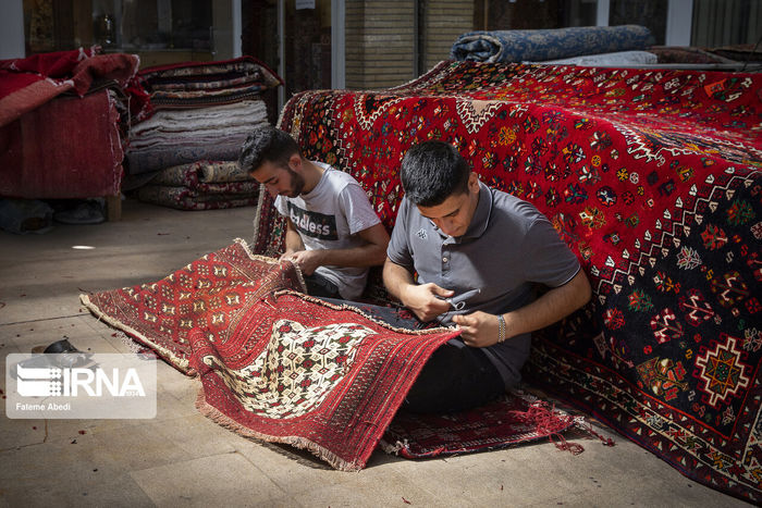 رفوگری فرش در بازار تهران