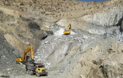 فعالیت ۱۴ معدن سنگ‌های تزیینی در پیرانشهر