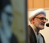 مرحوم فیرحی جامعه اسلامی را در دو راهی دموکراسی و رادیکالیزم می‌دید