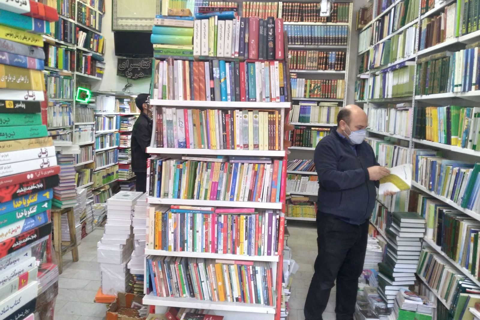 تعطیلی دوهفتهای صنف کتابفروشان تبریز را فلج کرد تعطیلی دوهفتهای صنف کتابفروشان تبریز را فلج کرد