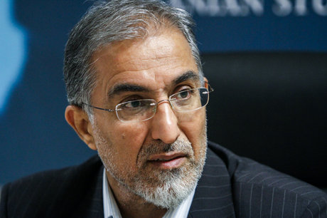 دلار بالای ۱۰ تومان، شمشیری است که اول سر دولت را میبرد دلار بالای ۱۰ تومان، شمشیری است که اول سر دولت را میبرد