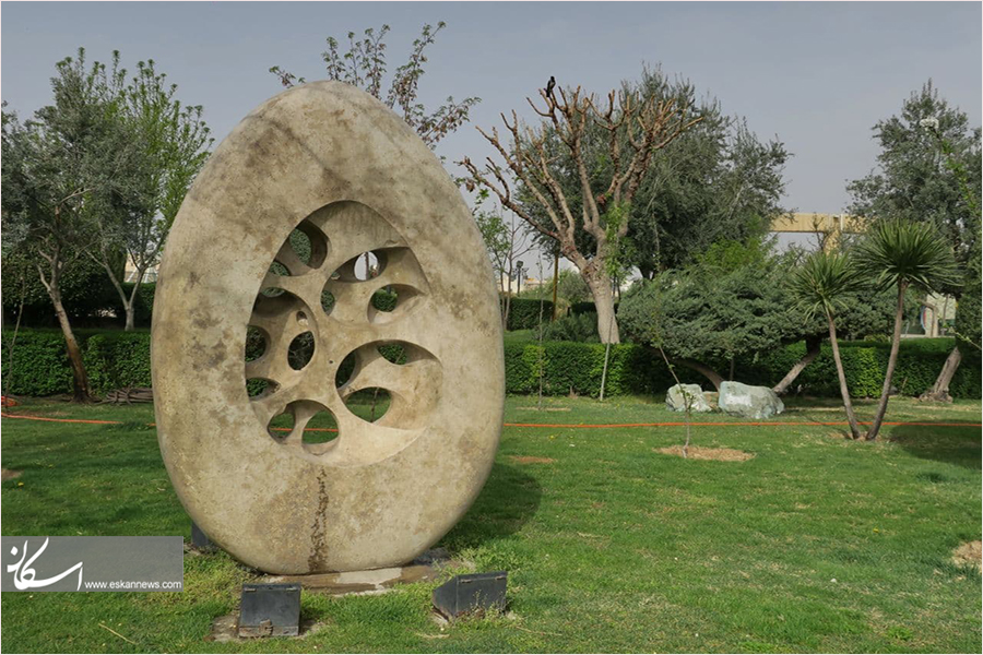 غوغای مجسمه‌ها در بوستان رازی