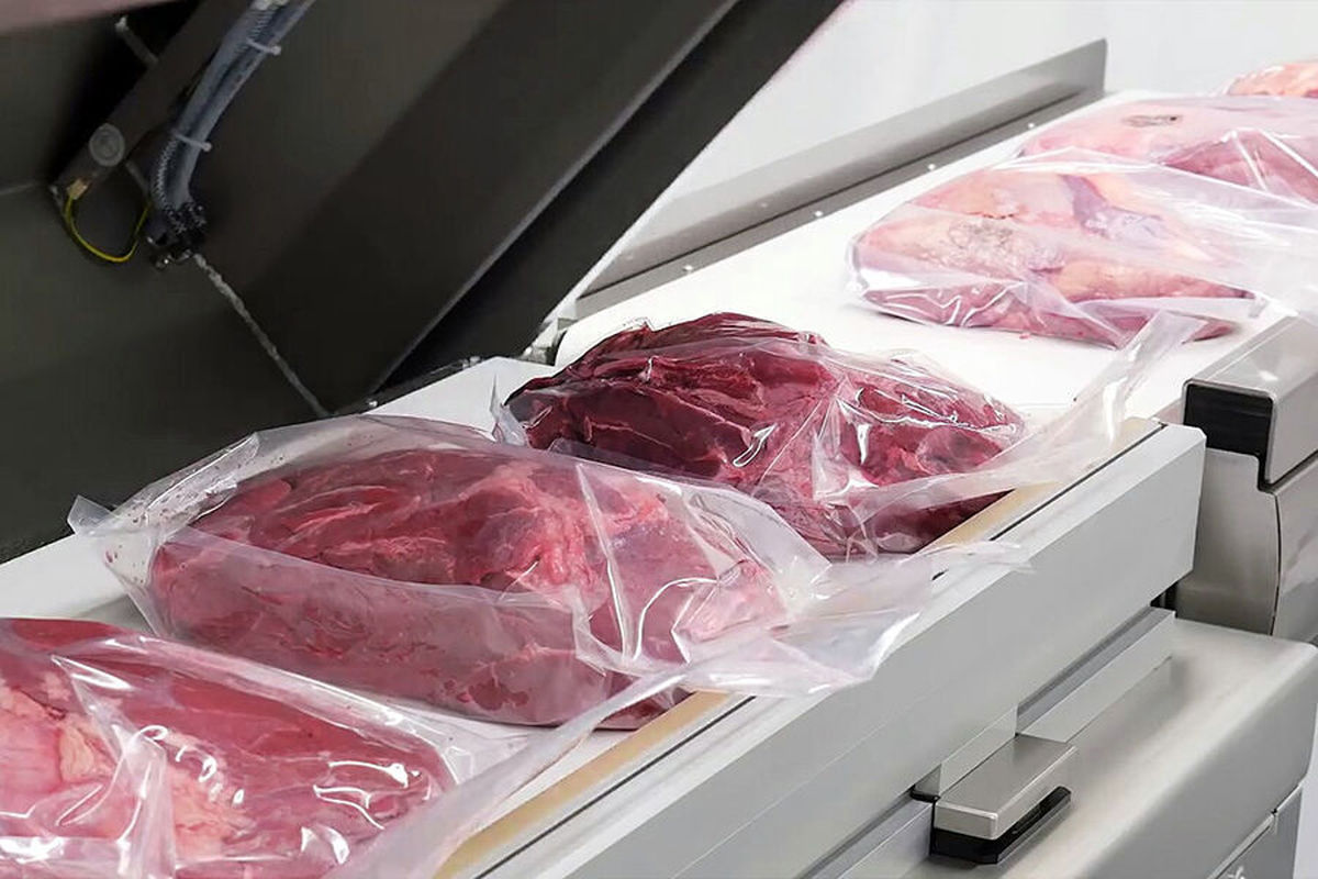 بازار گوشت کشور دست قصابان است