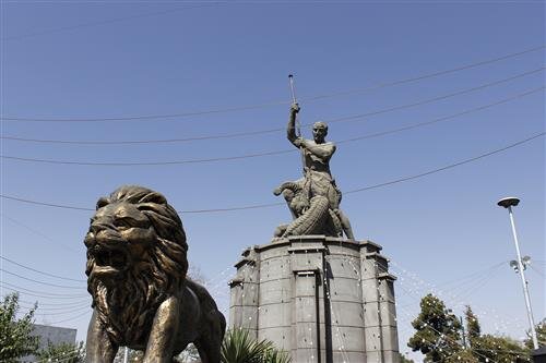 مجلس به تخریب مجسمه‌های میدان حر ورود می‌کند