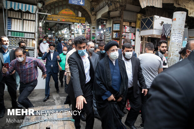 مانور نمایشی رئیسی در بازار تهران!