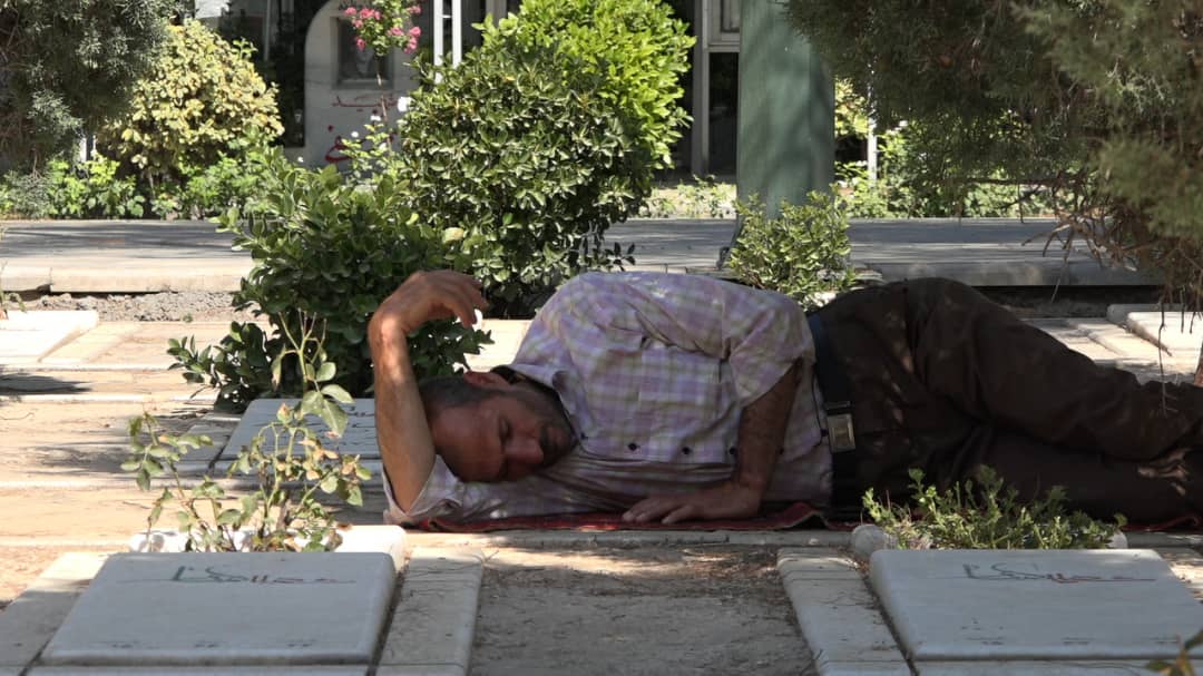 ۱۵ هزار شهید و خانواده‌ی شهید بلاتکلیف داریم