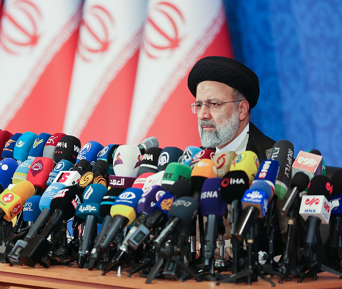 تکلیف سیاست‌های خارجی را مشخص کرد