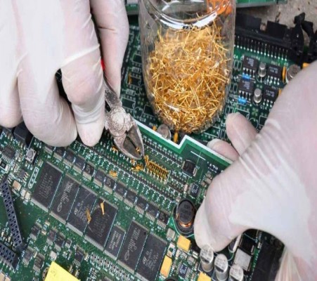 پژوهشگران از زباله‌های الکترونیکی فلزات گران‌بها تولید کردند