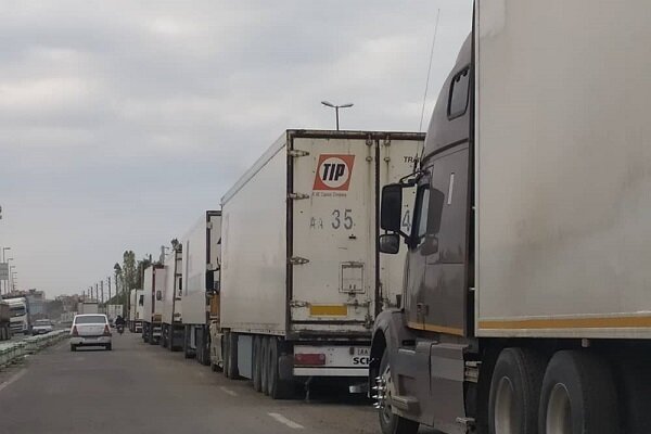 معطلی کامیون‌ها در مرز بازرگان به مدت دو هفته