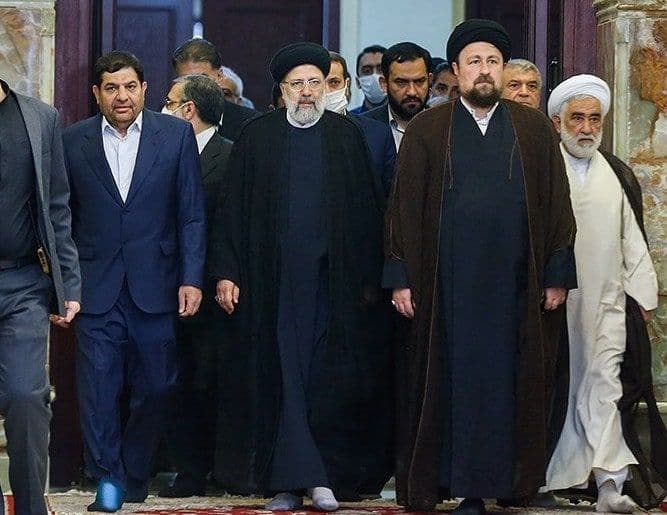 بی توجهی رئیس جمهور جدید، معاون رئیس جمهور و نوه بنیانگذار انقلاب به پروتکل‌های کرونا