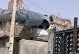 سقوط دکل شرکت مخابراتی ایرانسل بر روی یک منزل مسکونی در زاهدان