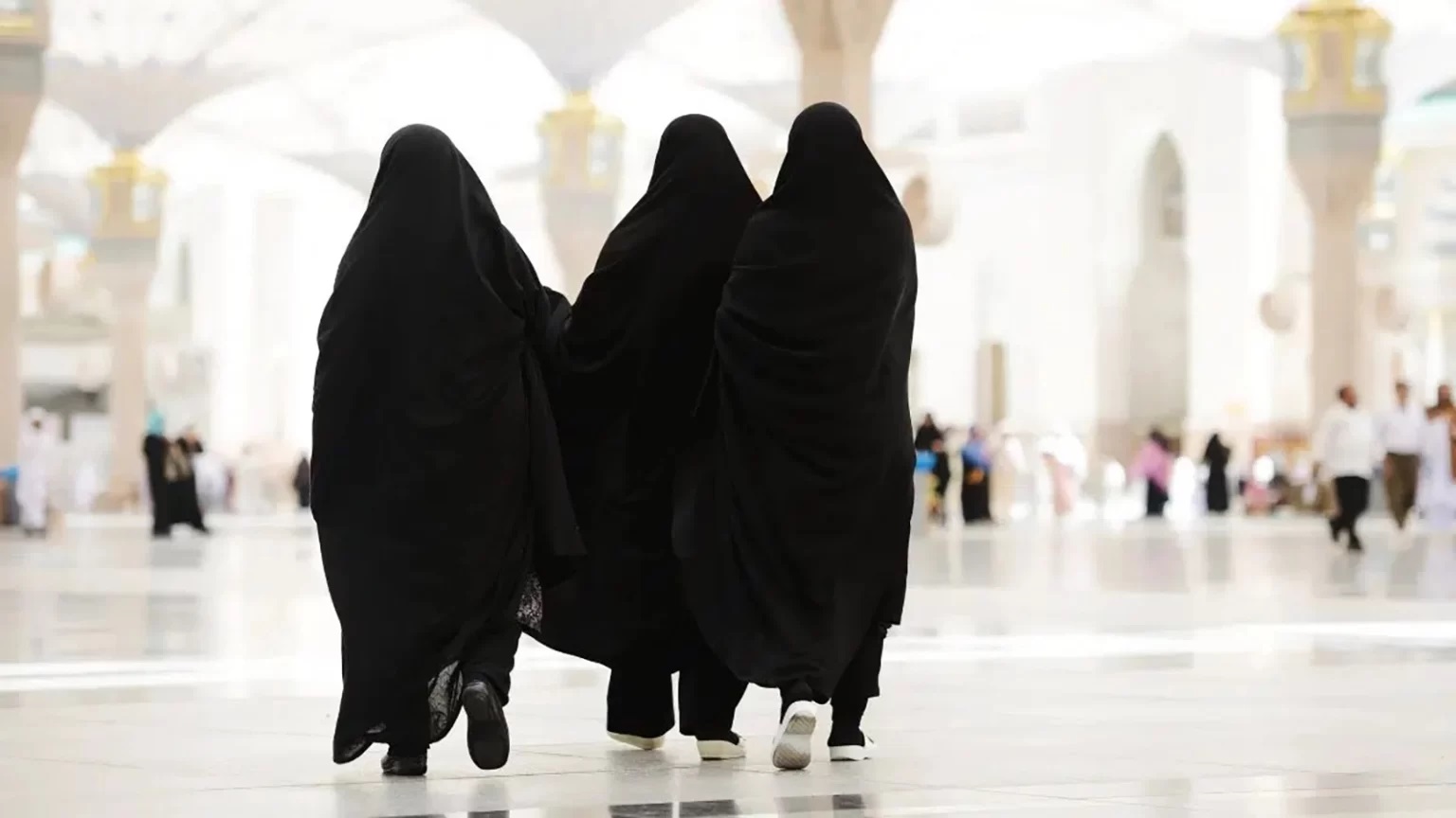 حذف شرط حضور محرم برای ثبت نام زنان در حج ،توسط عربستان