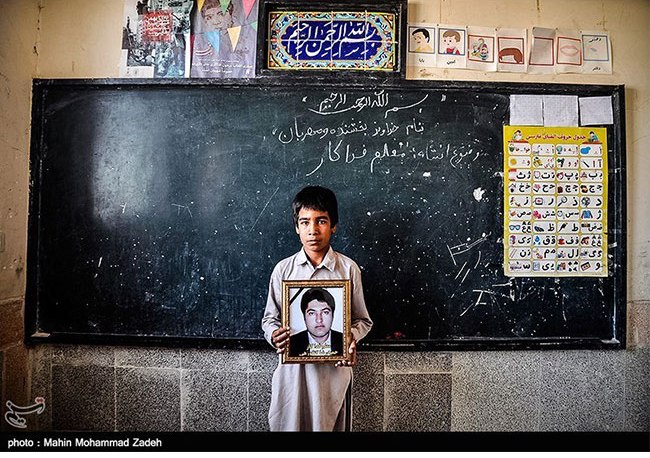معلمان فداکار حتی در خانه خود هم غریبند!