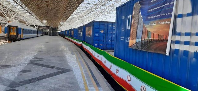 نخستین قطار کانتینری از تهران به ترکیه حرکت کرد