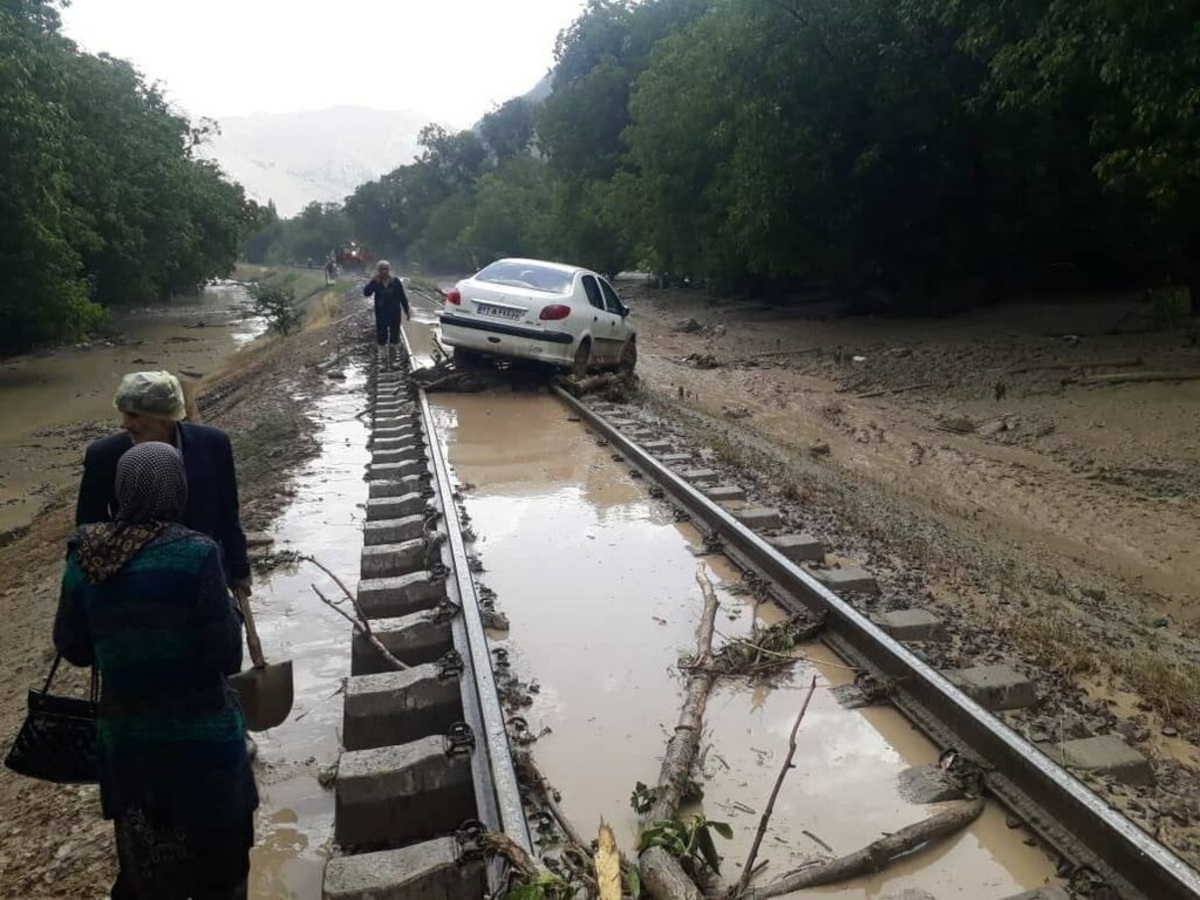 راه آهن تهران شمال بدلیل سیل تا اطلاع ثانوی مسدود است