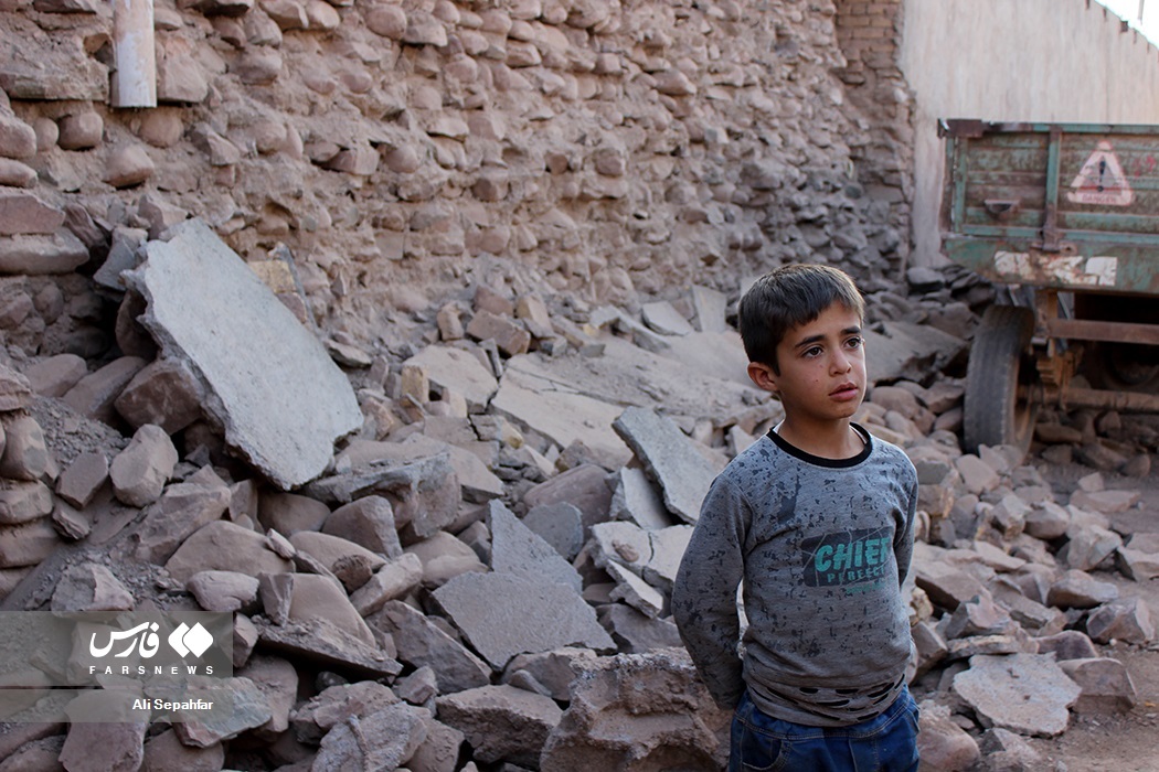 ۵۰۰ خانه در زلزله خوی خسارت دید و ۵۸۰ نفر مصدوم شدند