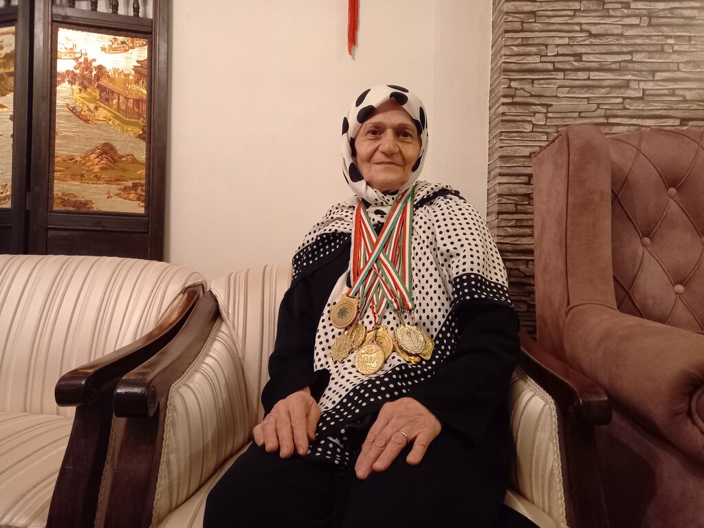 آشنایی با مادر بزرگ ۷۵ ساله قهرمان شنا پایتخت