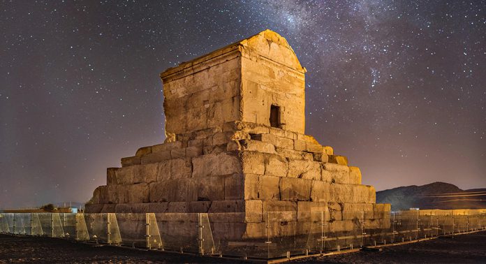 امکان تمدید تعطیلی پاسارگاد و تخت جمشید برای بعد از ۷ آبان به مدت محدود