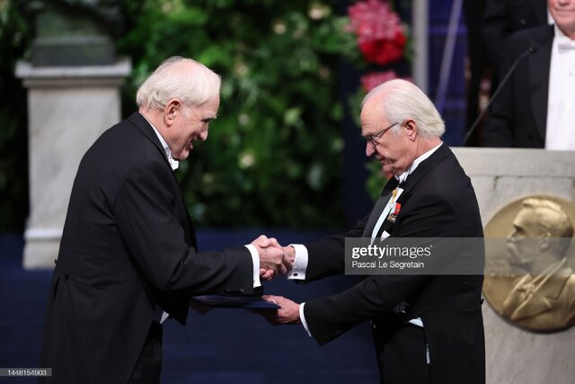برندگان نوبل ٢٠٢٢ جوایز خود را دریافت کردند