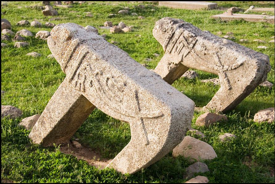 خداحافظی شیرهای سنگی با تشکیل پرونده های قضایی از قبرستان های کهگیلویه و بویراحمد