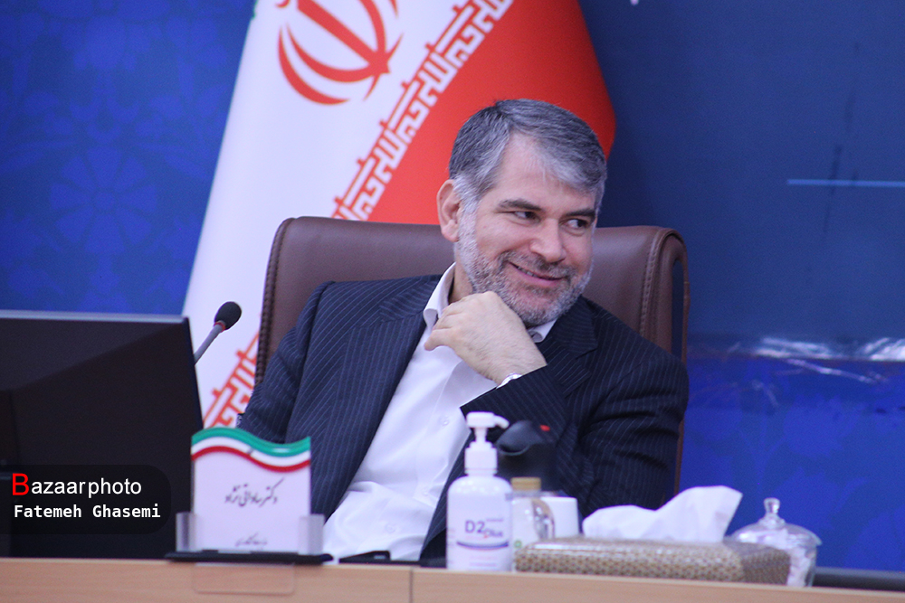عزل وزیر جهاد کشاورزی؛ قول اقتدار غذایی در خاورمیانه داده بود و از پس قیمت مرغ برنیامد!