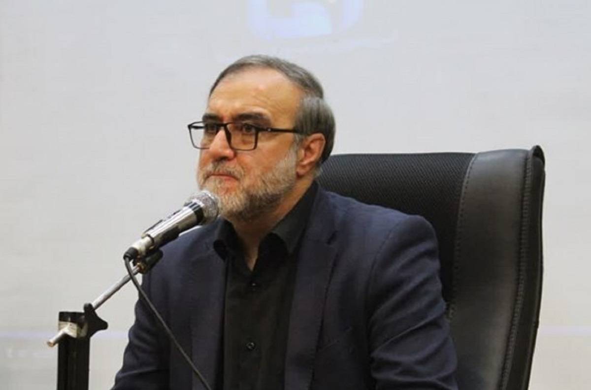 جناب معاون محترم سیاسی نیروی دریایی سپاه، این چه شیوه دفاع از انقلاب و منافع ملی است؟ یعنی چی که دولت دلار ۲۰۰هزارتومانی را مهار کرد!