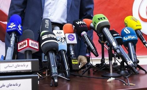 سخنگو،‌ طوطی سخنگو نیست