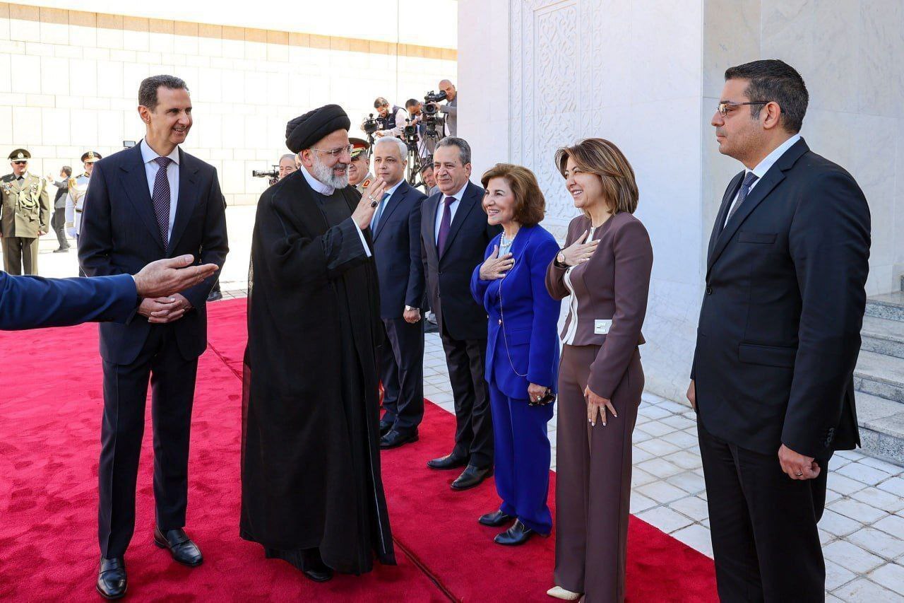 دو زن سوری در دیدار با رئیسی چه کسانی هستند؟