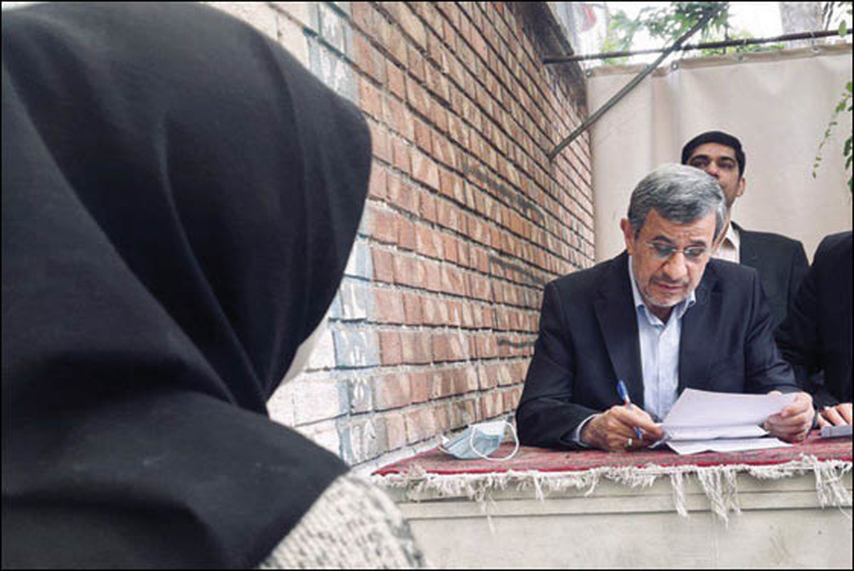 غیبت هفت ماهه احمدی نژاد و ادعای بیماری