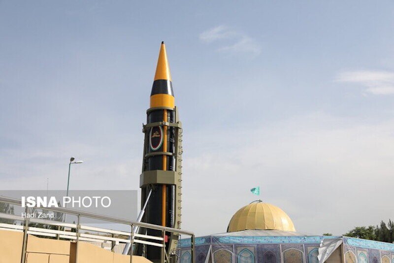 رونمایی از موشک نقطه‌زن و رادارگریز خرمشهر ۴ ، برد ۲ هزار کیلومتری با قدرت انتحاری بالا