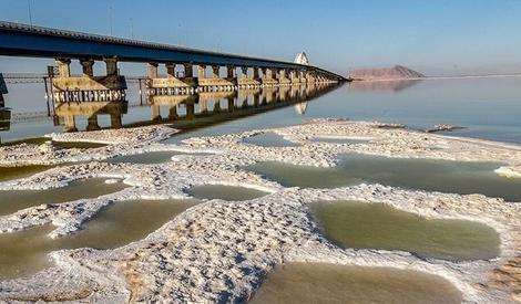 تاسف از یادآوری همایش «چگونه از شر دریاچه ارومیه خلاص شویم» دهه هفتاد در دانشگاه تبریز