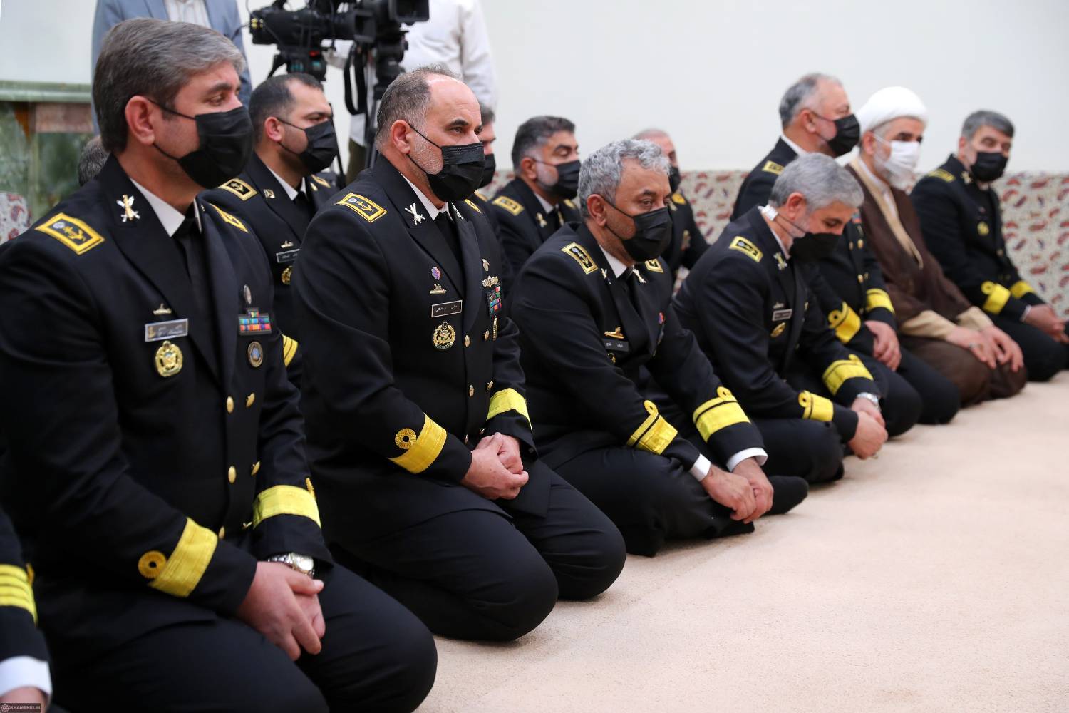 دیدار هفت آذری فرماندهان نیروی دریایی ارتش با رهبر انقلاب به مناسبت روز نیروی دریایی