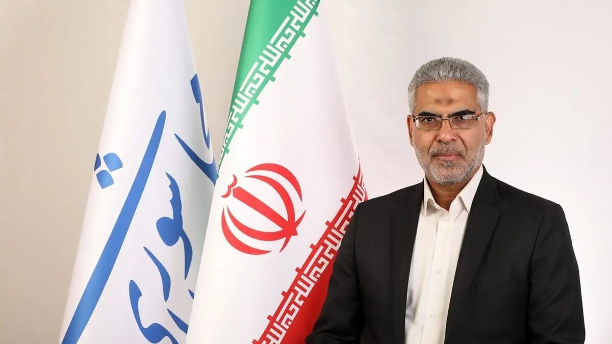 عامل اصلی افزایش قیمت دلار اقدامات هماهنگ دولت و مجلس برای جبران کسری بودجه است