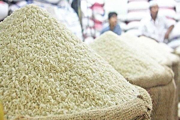 عضو هیئت مدیره و سخنگوی اتحادیه بنکداران مواد غذایی : برنج‌های وارداتی آلوده نیستند + استاد، ما درباره تفاوت در کیفیت برنج وارداتی و ثبت سفارش صورت گرفته در شرکت جاهد ،حرف می زنیم