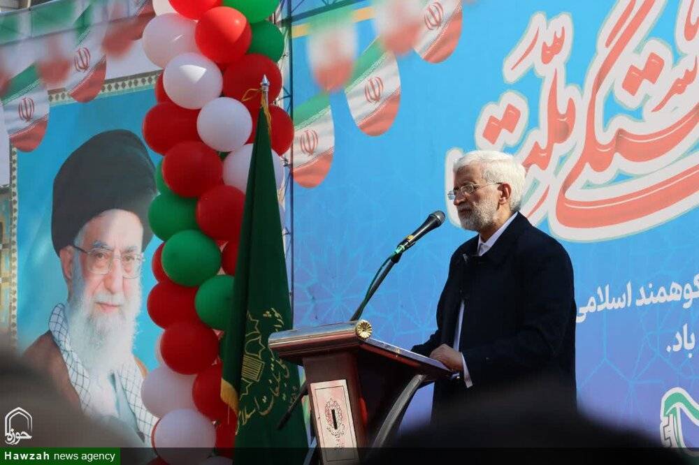 ملت ایران تجارب تلخ خود را از یاد نمی‌برد و مسئولان با اتکا به قدرت ملت در تمامی عرصه‌ها به موفقیت می‌رسند