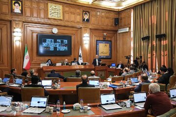 جزییات بودجه ۲۳۱ هزار و ۷۰۰ میلیارد تومانی تهران در سال ۱۴۰۴ + سرانه حقوق در شهرداری تهران چقدر است؟
