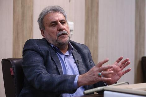 فلاحت پیشه : دچار ابتذال سیاسی شده ایم