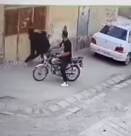 خفت گیری در روز روشن از مادربزرگ اردبیلی! + دست به دست کنید برسد بدست مادر فرمانده انتظامی استان (ان شاالله که مادرشان در قید حیات باشد)