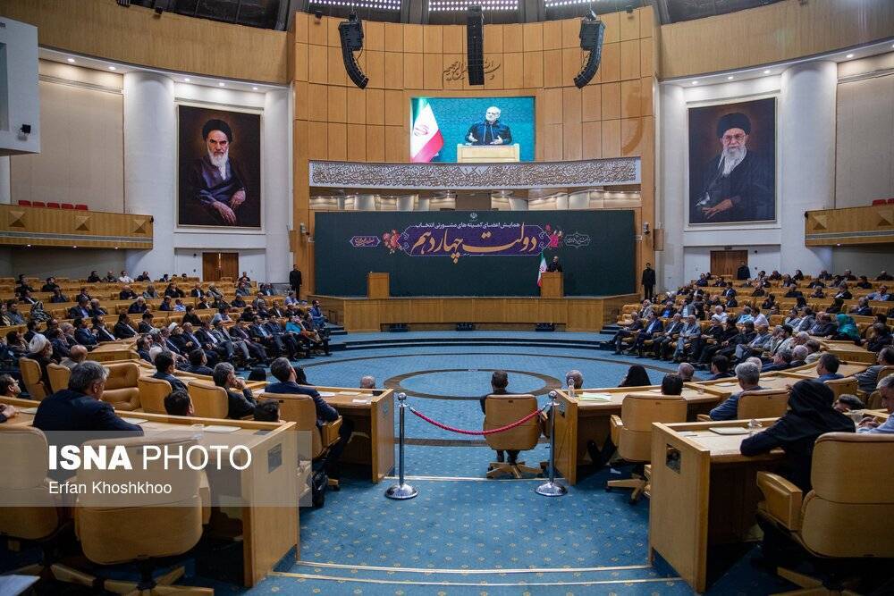 نشست اعضای کمیته‌های مشورتی انتخاب دولت چهاردهم با حضور پزشکیان در سالن اجلاس + اسامی پیشنهادی ، امروز تسلیم می شود